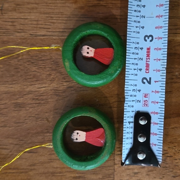 Rare Find. 2 Wooden Wreath green mini vintage ornament - Picture 5 of 5